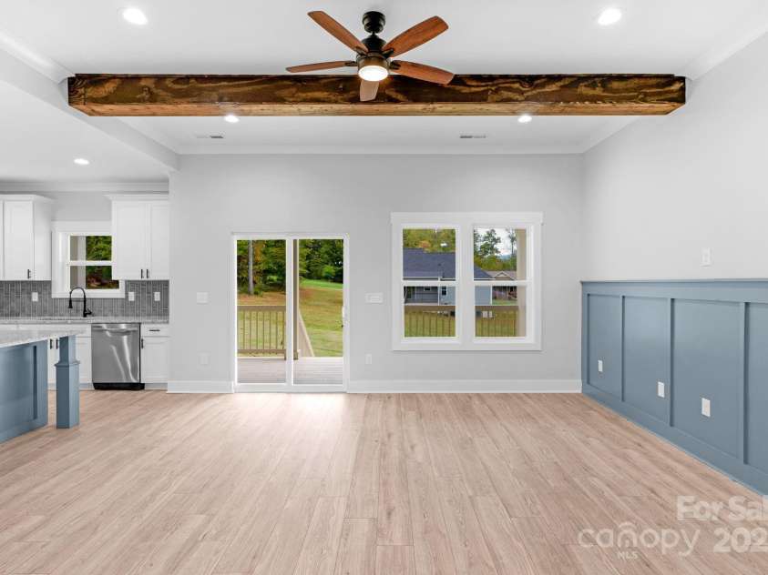 142 Crystal Heights Drive, Hendersonville, NC 28739.  MLS# CAR4310051, YatesRealty ID 15316. Open Modern Plan