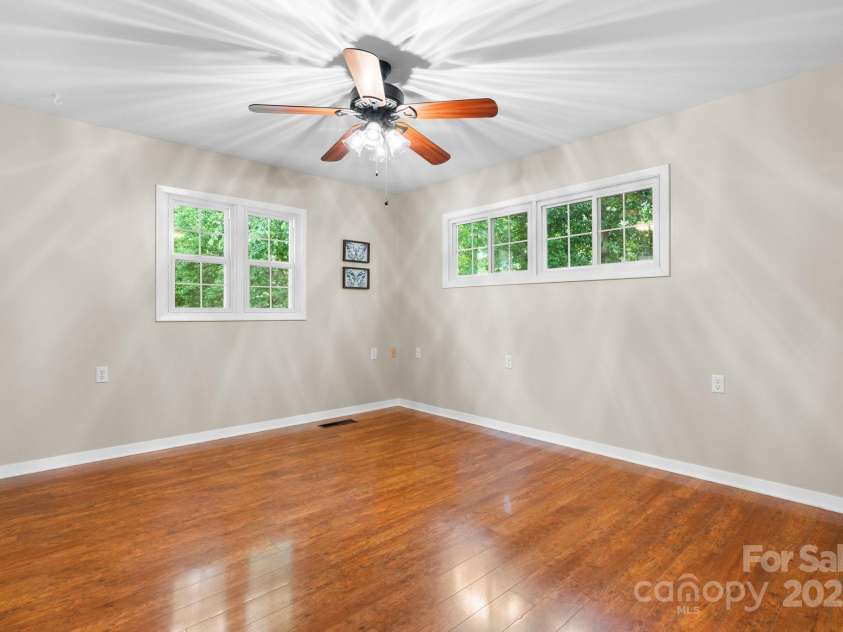 220 Pinehurst Lane, Newton, NC 28658.  MLS# CAR4258457, YatesRealty ID 15317. 