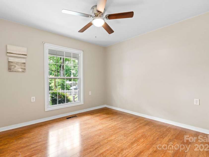 220 Pinehurst Lane, Newton, NC 28658.  MLS# CAR4258457, YatesRealty ID 15317. 