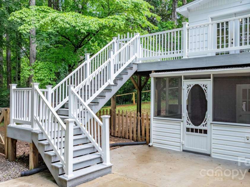 220 Pinehurst Lane, Newton, NC 28658.  MLS# CAR4258457, YatesRealty ID 15317. 