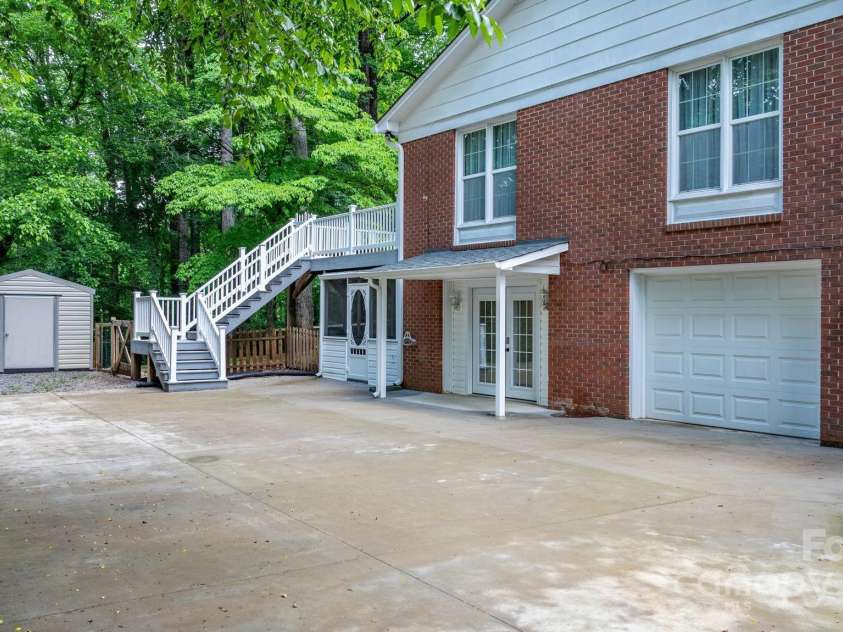 220 Pinehurst Lane, Newton, NC 28658.  MLS# CAR4258457, YatesRealty ID 15317. 