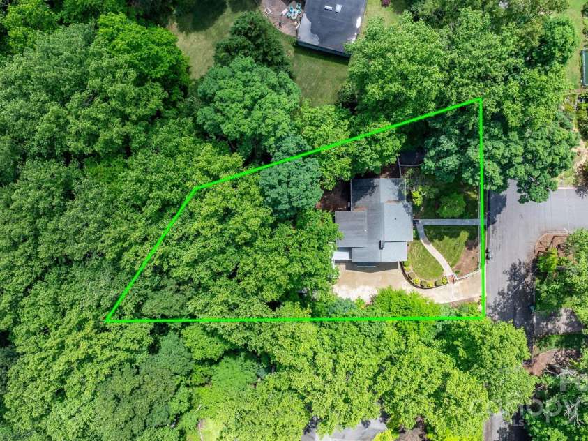 220 Pinehurst Lane, Newton, NC 28658.  MLS# CAR4258457, YatesRealty ID 15317. 