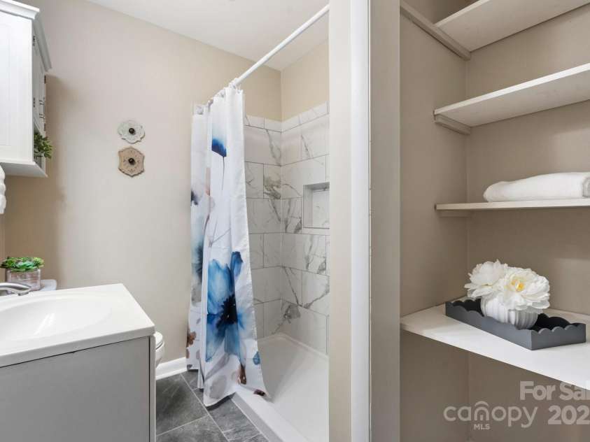 220 Pinehurst Lane, Newton, NC 28658.  MLS# CAR4258457, YatesRealty ID 15317. Upper Level Full Bathroom