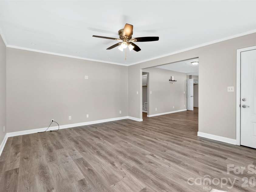 4853 Main Street, Cowpens, SC 29330.  MLS# CAR4372976, YatesRealty ID 15318. 