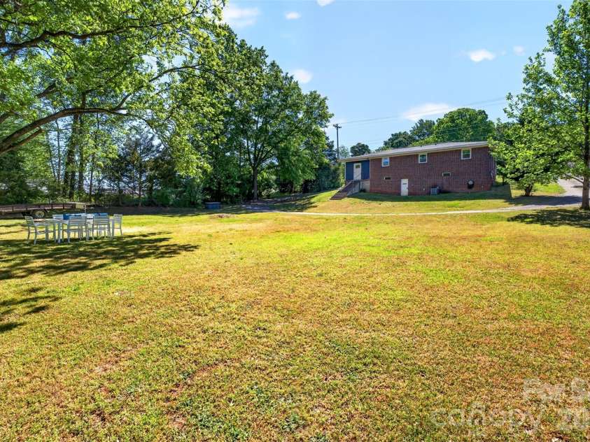 4853 Main Street, Cowpens, SC 29330.  MLS# CAR4372976, YatesRealty ID 15318. 