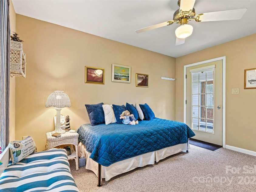 6992 Sherrills Ford Road, Sherrills Ford, NC 28673.  MLS# CAR4259782, YatesRealty ID 15318. Flex room #2 - main level -WIT ITS OWN ENTRANCE FROM THE OUTSIDE