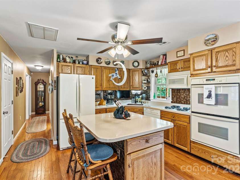 6992 Sherrills Ford Road, Sherrills Ford, NC 28673.  MLS# CAR4259782, YatesRealty ID 15318. Kitchen main level