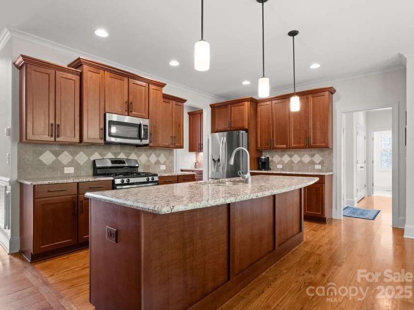 2606 Walker Road, Matthews, NC 28105.  MLS# CAR4258794, YatesRealty ID 15319. 