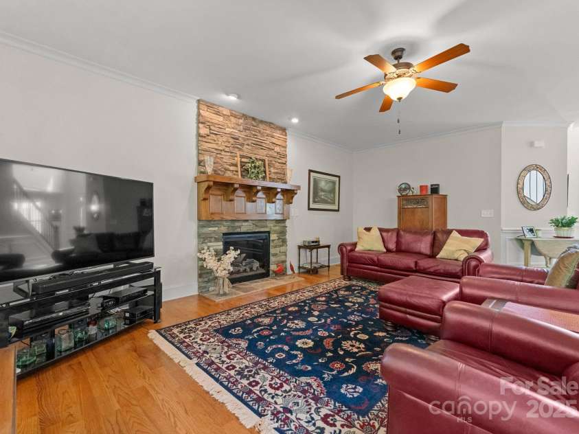 2606 Walker Road, Matthews, NC 28105.  MLS# CAR4258794, YatesRealty ID 15319. 