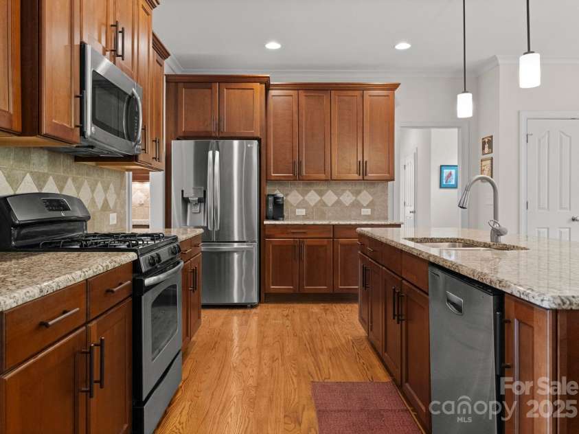 2606 Walker Road, Matthews, NC 28105.  MLS# CAR4258794, YatesRealty ID 15319. 