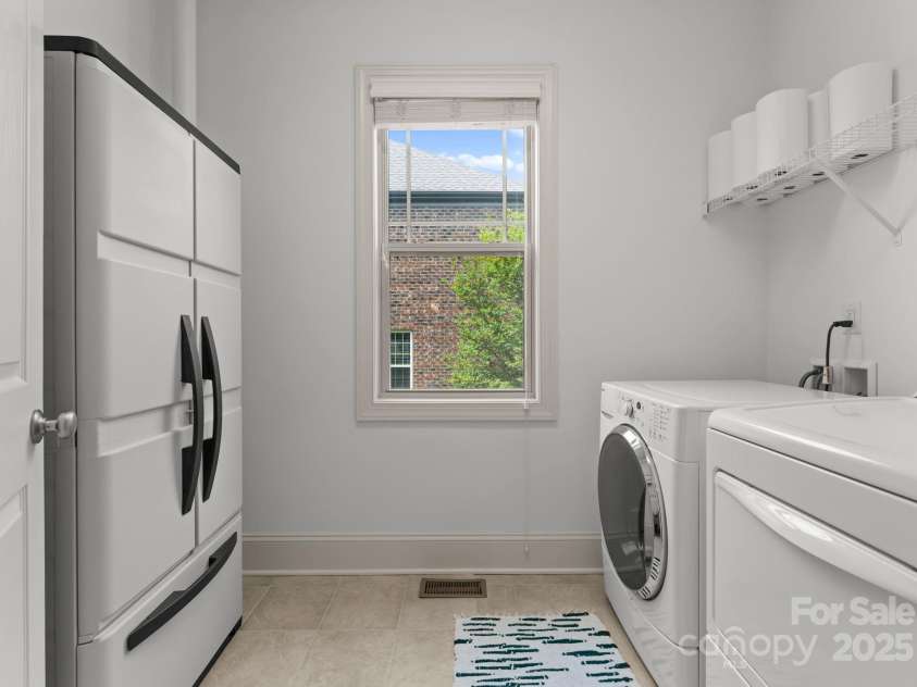 2606 Walker Road, Matthews, NC 28105.  MLS# CAR4258794, YatesRealty ID 15319. 