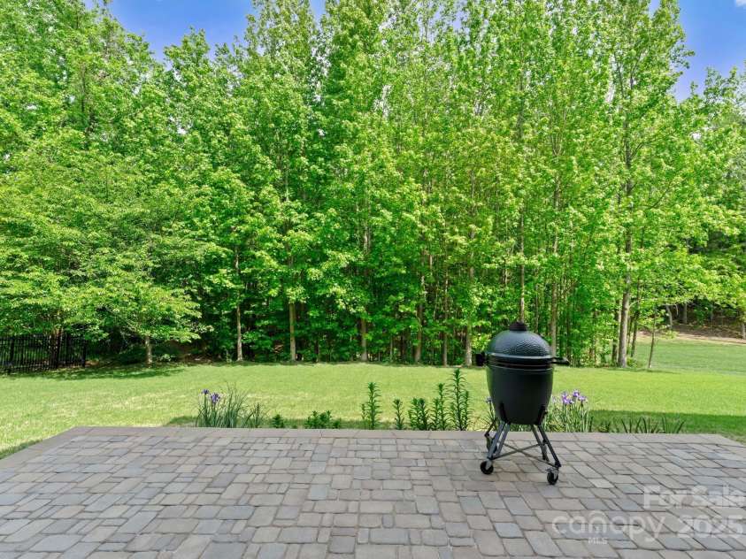 2606 Walker Road, Matthews, NC 28105.  MLS# CAR4258794, YatesRealty ID 15319. 