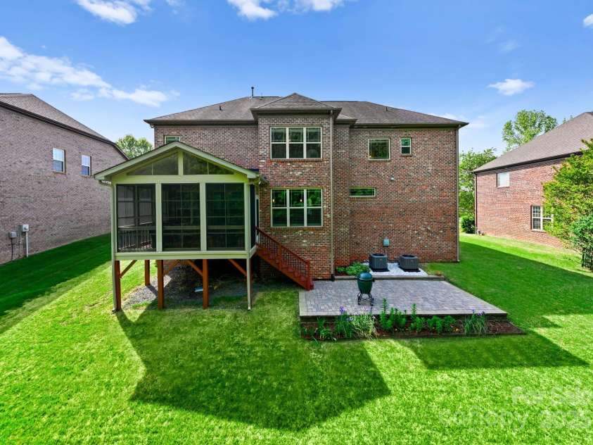 2606 Walker Road, Matthews, NC 28105.  MLS# CAR4258794, YatesRealty ID 15319. 