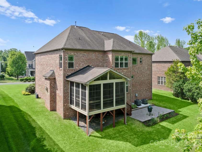 2606 Walker Road, Matthews, NC 28105.  MLS# CAR4258794, YatesRealty ID 15319. 