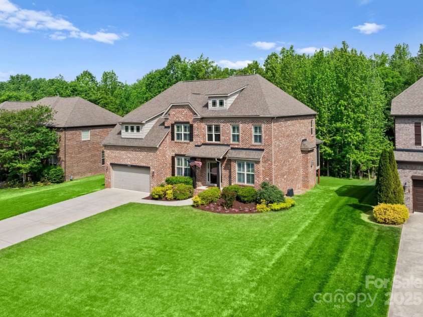 2606 Walker Road, Matthews, NC 28105.  MLS# CAR4258794, YatesRealty ID 15319. 