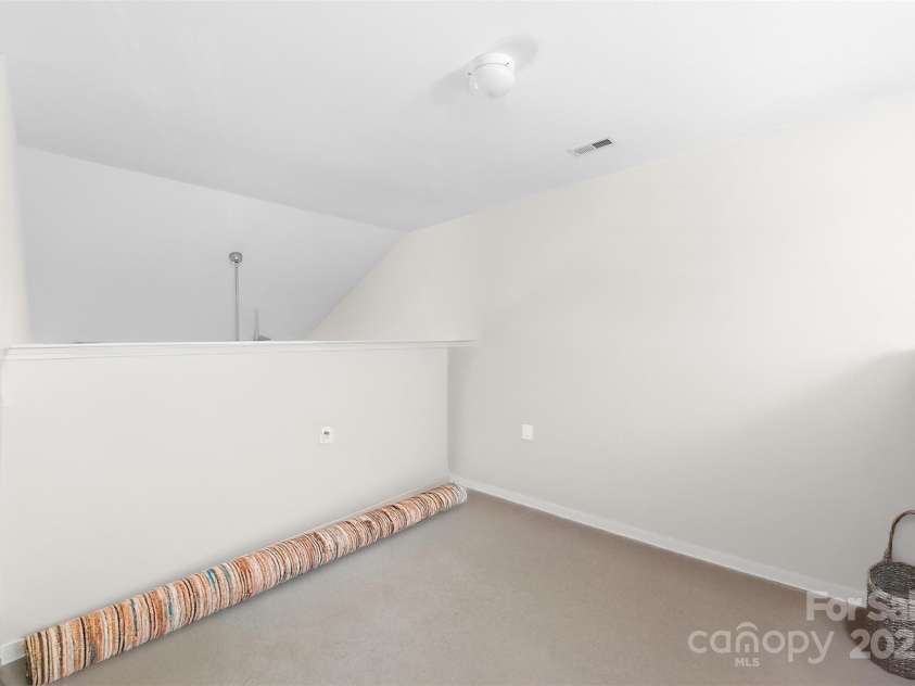 4313 Eaves Lane, Charlotte, NC 28215.  MLS# CAR4285033, YatesRealty ID 1532. Loft