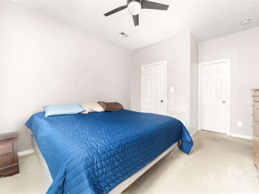 4313 Eaves Lane, Charlotte, NC 28215.  MLS# CAR4285033, YatesRealty ID 1532. Primary Bedroom