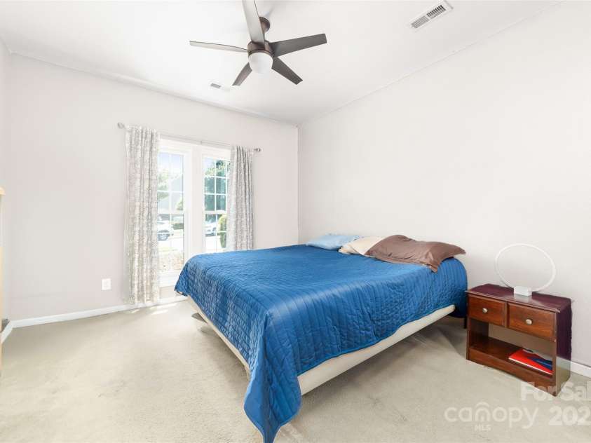 4313 Eaves Lane, Charlotte, NC 28215.  MLS# CAR4285033, YatesRealty ID 1532. Primary Bedroom