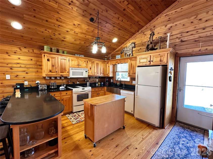 454 Fallen Tree Lane, Mill Spring, NC 28756.  MLS# CAR4371393, YatesRealty ID 15320. 