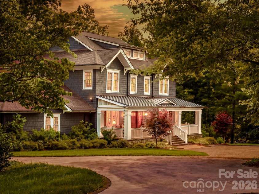 1 Cedar Chine Drive, Asheville, NC 28803.  MLS# CAR4393411, YatesRealty ID 15321. 