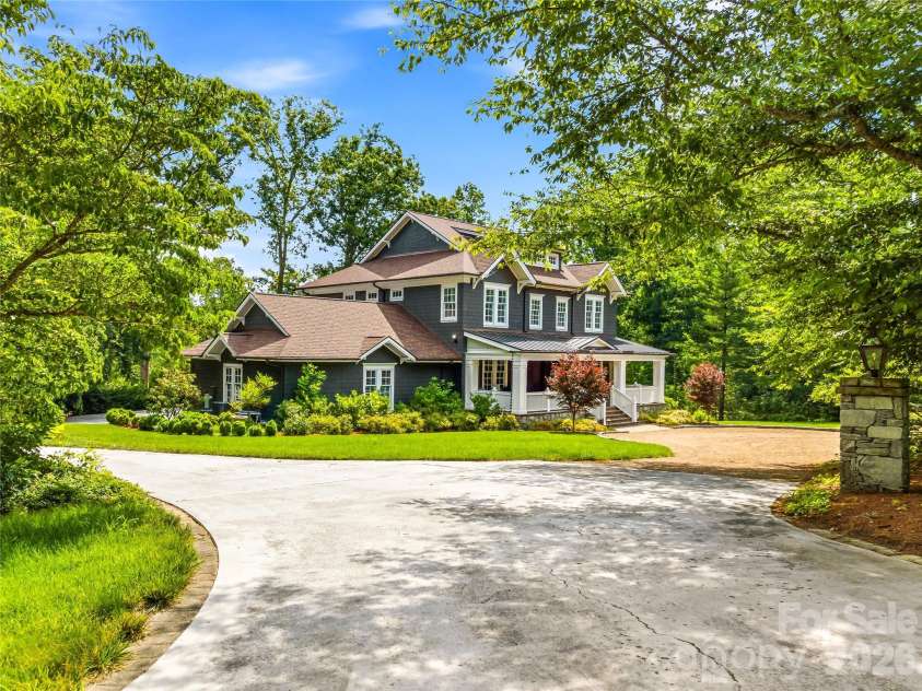 1 Cedar Chine Drive, Asheville, NC 28803.  MLS# CAR4393411, YatesRealty ID 15321. 