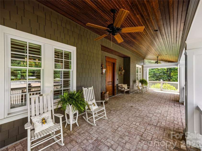 1 Cedar Chine Drive, Asheville, NC 28803.  MLS# CAR4393411, YatesRealty ID 15321. 