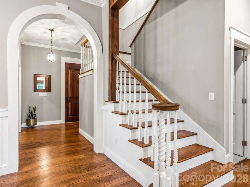 1 Cedar Chine Drive, Asheville, NC 28803.  MLS# CAR4393411, YatesRealty ID 15321. 