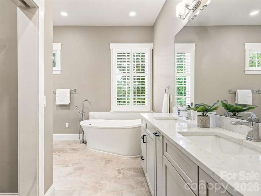 1 Cedar Chine Drive, Asheville, NC 28803.  MLS# CAR4393411, YatesRealty ID 15321. 