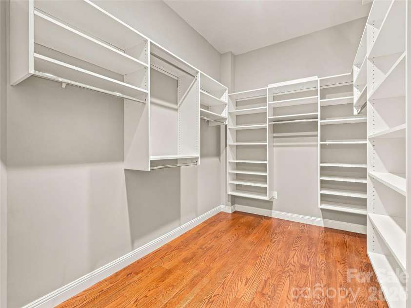 1 Cedar Chine Drive, Asheville, NC 28803.  MLS# CAR4393411, YatesRealty ID 15321. 