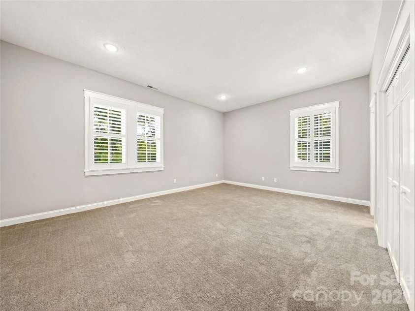 1 Cedar Chine Drive, Asheville, NC 28803.  MLS# CAR4393411, YatesRealty ID 15321. 