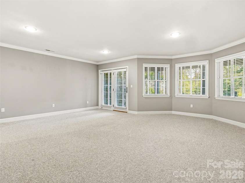 1 Cedar Chine Drive, Asheville, NC 28803.  MLS# CAR4393411, YatesRealty ID 15321. 