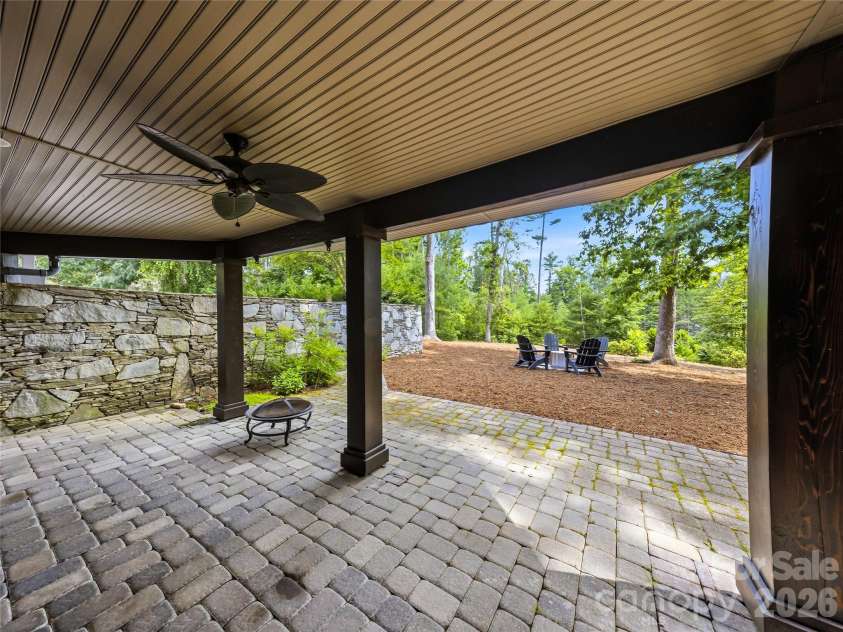 1 Cedar Chine Drive, Asheville, NC 28803.  MLS# CAR4393411, YatesRealty ID 15321. 