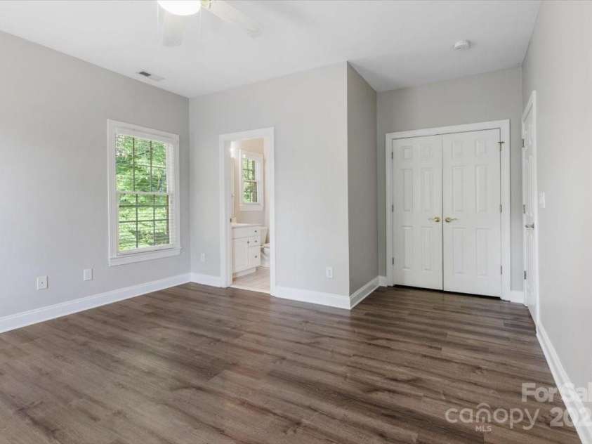 10836 Fox Hedge Road, Matthews, NC 28105.  MLS# CAR4249655, YatesRealty ID 15321. 