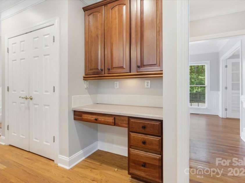 10836 Fox Hedge Road, Matthews, NC 28105.  MLS# CAR4249655, YatesRealty ID 15321. 