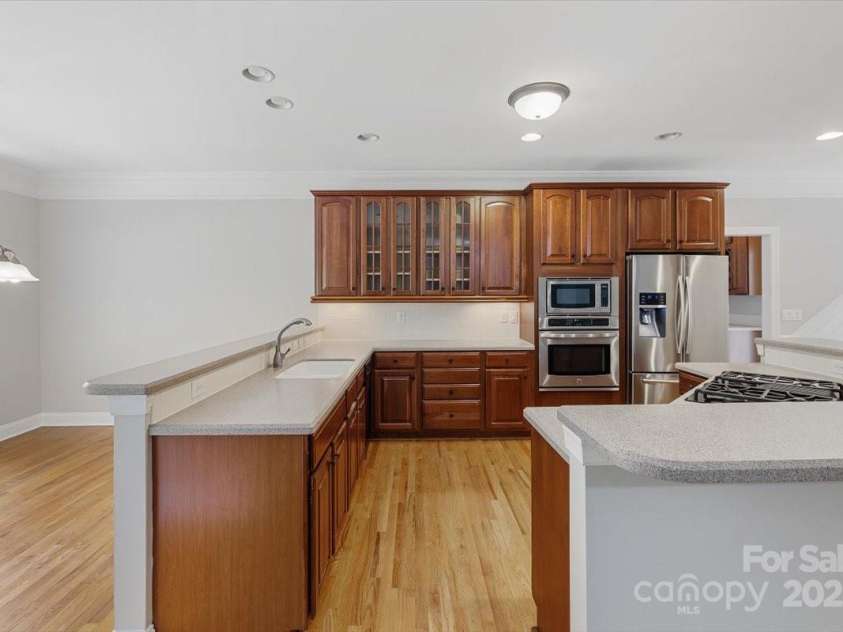 10836 Fox Hedge Road, Matthews, NC 28105.  MLS# CAR4249655, YatesRealty ID 15321. 