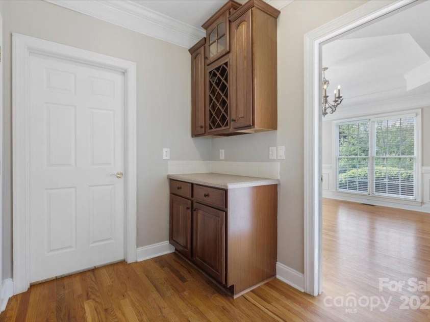 10836 Fox Hedge Road, Matthews, NC 28105.  MLS# CAR4249655, YatesRealty ID 15321. 