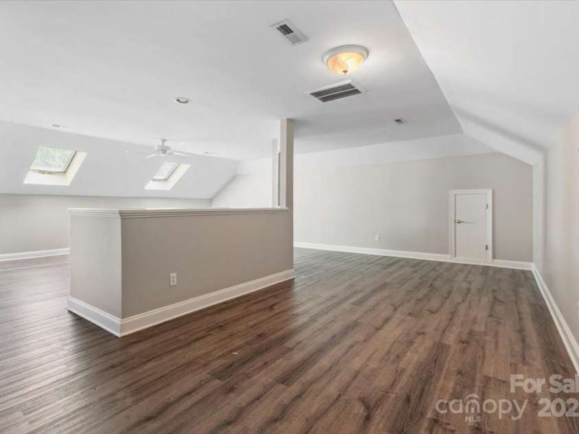 10836 Fox Hedge Road, Matthews, NC 28105.  MLS# CAR4249655, YatesRealty ID 15321. 