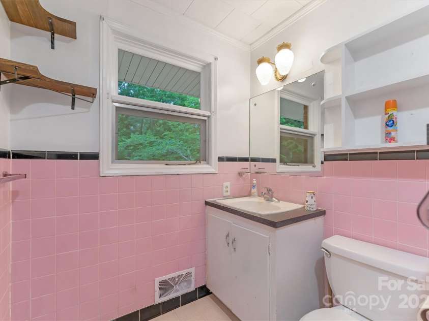 1713 Wildwood Drive, Albemarle, NC 28001.  MLS# CAR4251652, YatesRealty ID 15324. 