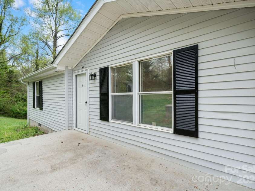 1731 Main Street Street, Lenoir, NC 28645.  MLS# CAR4246169, YatesRealty ID 15325. 