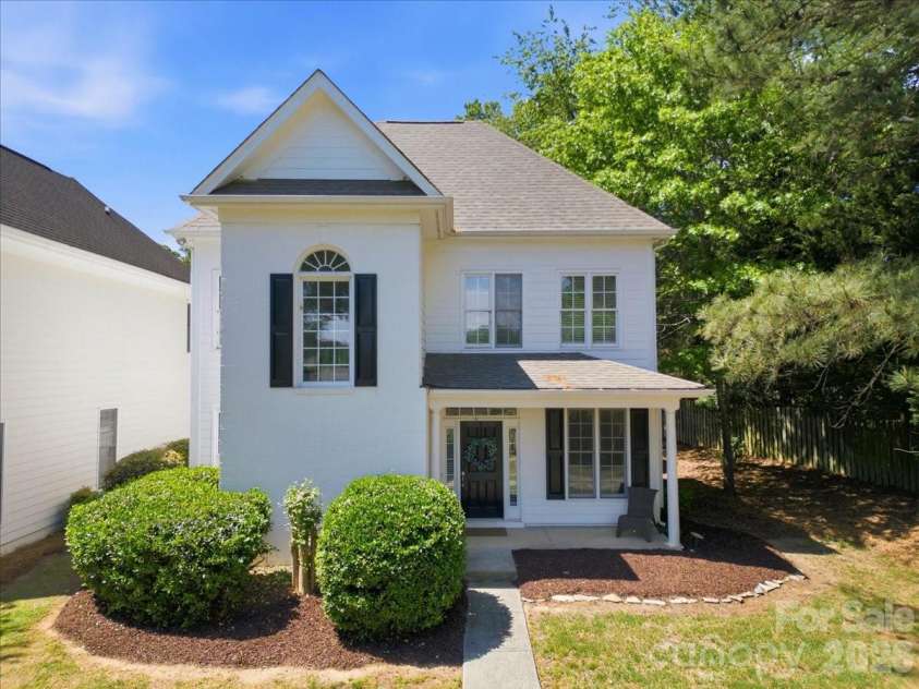 20237 Harroway Drive, Cornelius, NC 28031.  MLS# CAR4371498, YatesRealty ID 15325. 