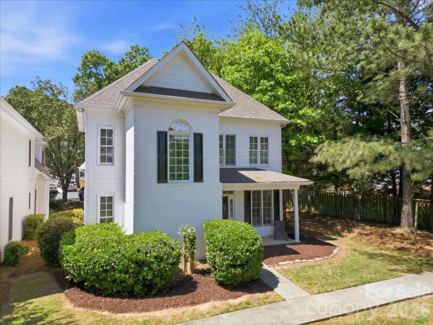 20237 Harroway Drive, Cornelius, NC 28031.  MLS# CAR4371498, YatesRealty ID 15325. 