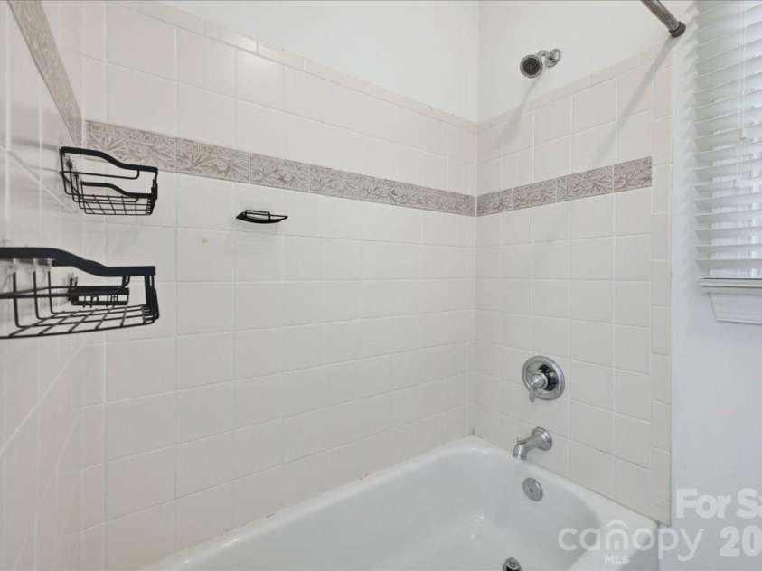 20237 Harroway Drive, Cornelius, NC 28031.  MLS# CAR4371498, YatesRealty ID 15325. 
