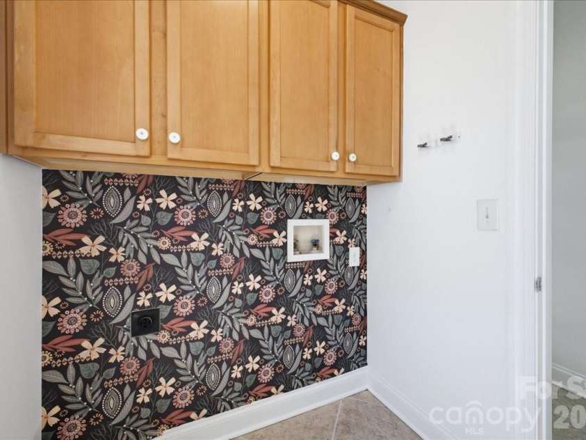 20237 Harroway Drive, Cornelius, NC 28031.  MLS# CAR4371498, YatesRealty ID 15325. 