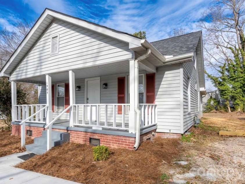 1909 Glenwood Street, Kannapolis, NC 28083.  MLS# CAR4371004, YatesRealty ID 15326. 