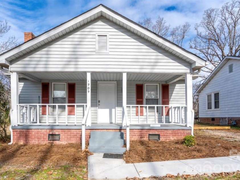 1909 Glenwood Street, Kannapolis, NC 28083.  MLS# CAR4371004, YatesRealty ID 15326. 
