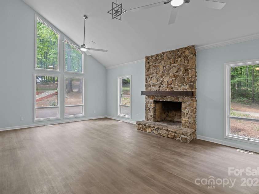 2701 Wimbledon Drive, Gastonia, NC 28056.  MLS# CAR4250398, YatesRealty ID 15326. 