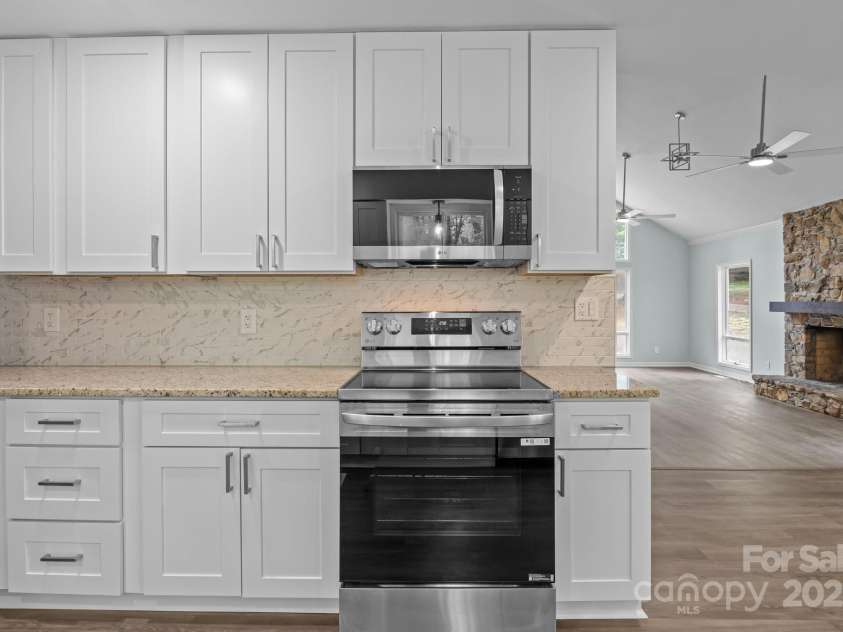 2701 Wimbledon Drive, Gastonia, NC 28056.  MLS# CAR4250398, YatesRealty ID 15326. 