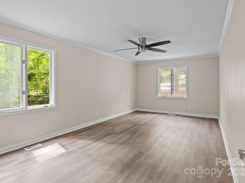 2701 Wimbledon Drive, Gastonia, NC 28056.  MLS# CAR4250398, YatesRealty ID 15326. 