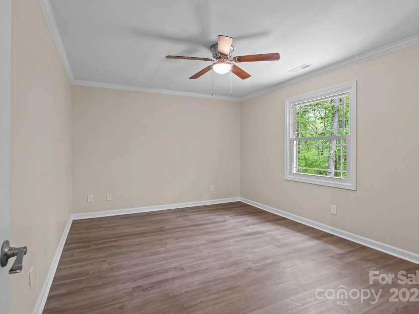 2701 Wimbledon Drive, Gastonia, NC 28056.  MLS# CAR4250398, YatesRealty ID 15326. 