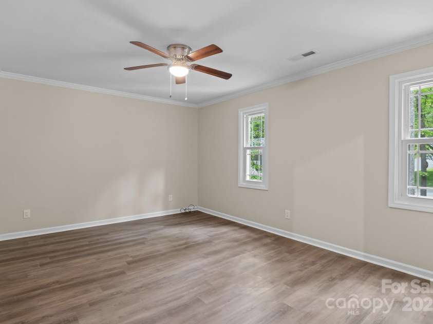 2701 Wimbledon Drive, Gastonia, NC 28056.  MLS# CAR4250398, YatesRealty ID 15326. 